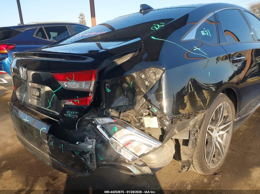 VIN 1HGCV2F92MA030067 2021 HONDA ACCORD TOURING