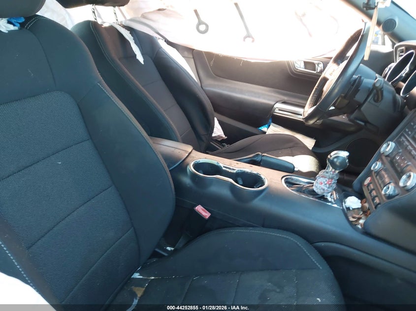 2017 Ford Mustang V6