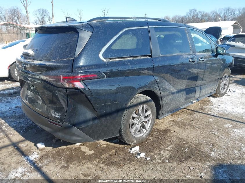 2023 Toyota Sienna Xle