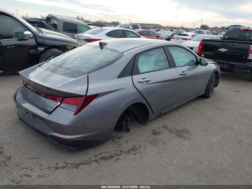 2023 Hyundai Elantra Sel