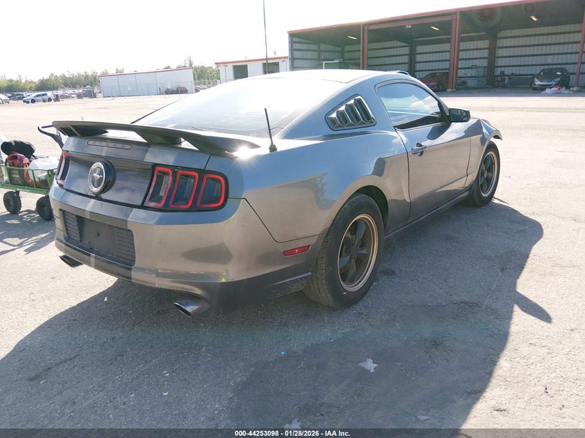 2013 Ford Mustang V6