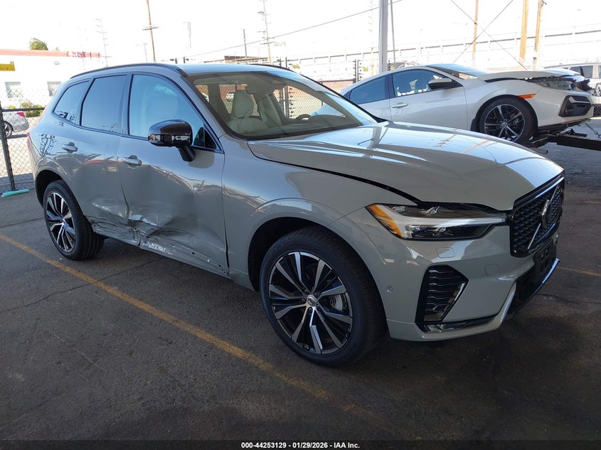 2025 Volvo Xc60 B5 Plus