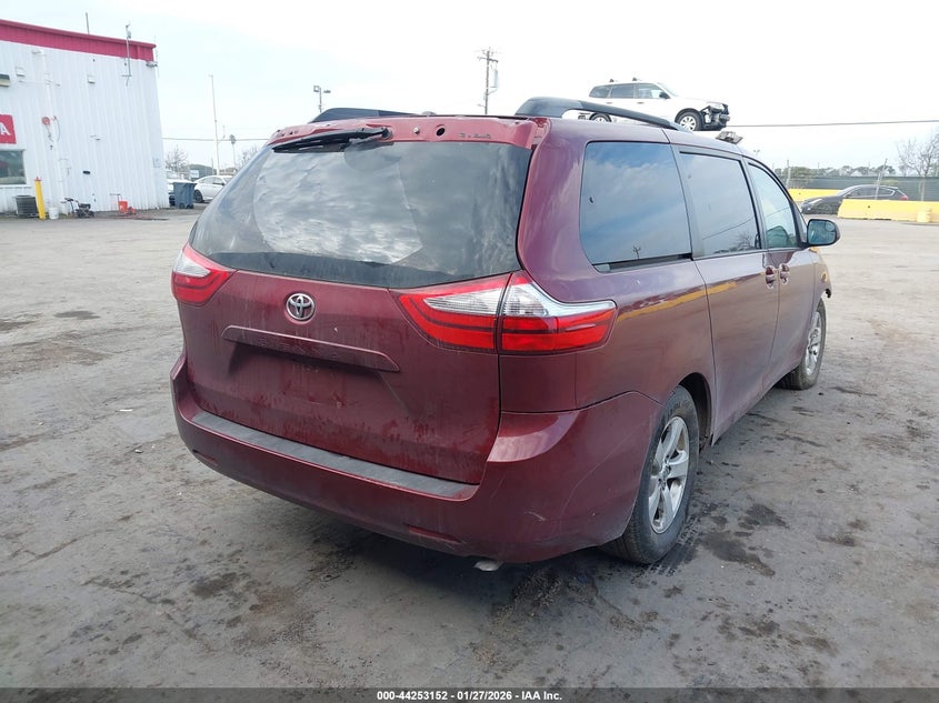 2015 Toyota Sienna Le 8 Passenger