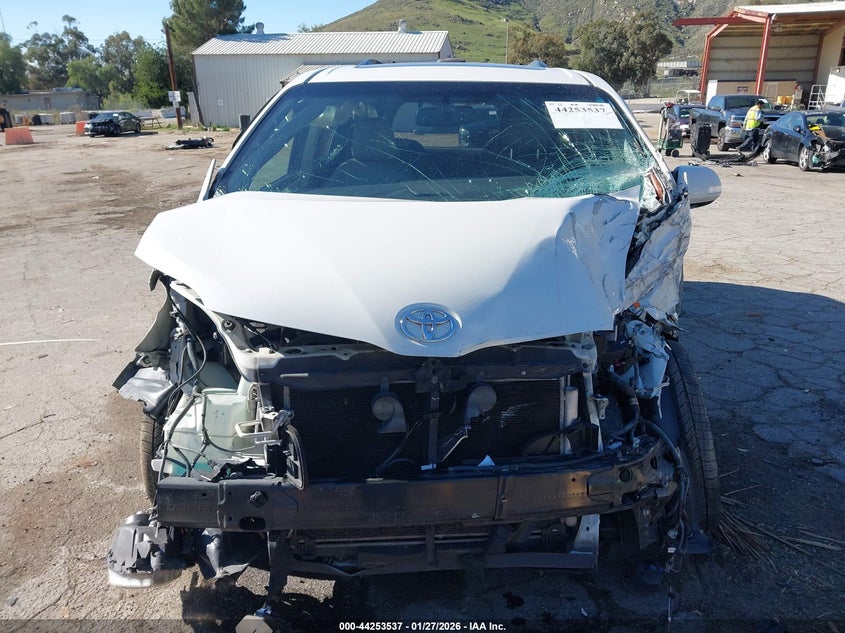 VIN 5TDYZ3DC7HS795233 2017 TOYOTA SIENNA LIMITED 7 PASSENGER