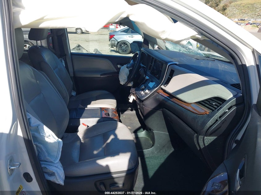 2017 Toyota Sienna Limited 7 Passenger