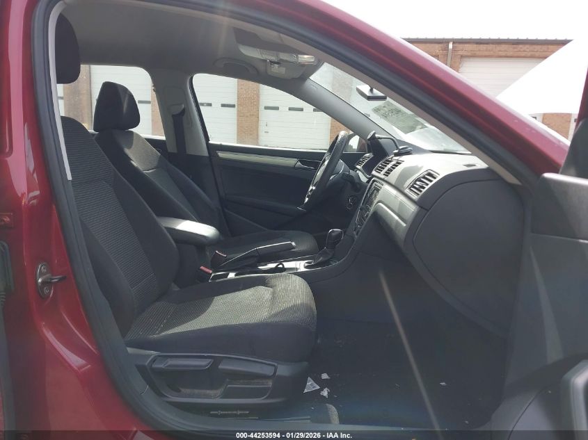 2016 Volkswagen Passat S/R-Line