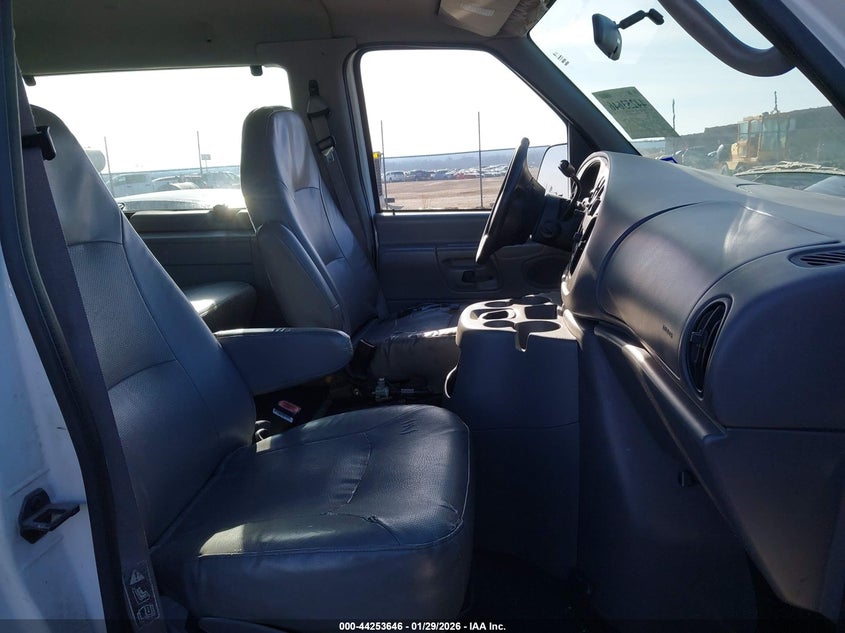 2001 Ford E-350 Super Duty Xl/Xlt