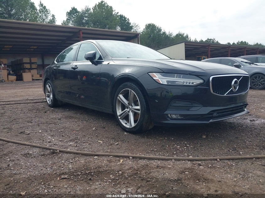 2018 Volvo S90 T5 Momentum