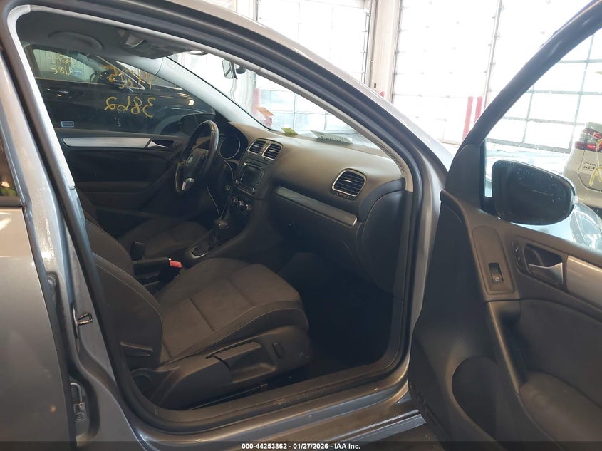 2011 Volkswagen Golf Tdi 4-Door