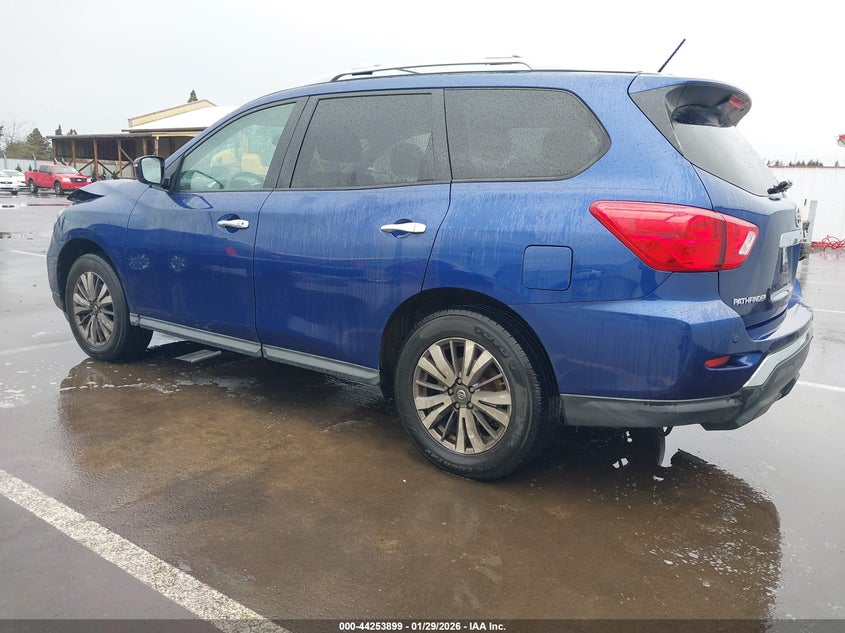 2018 Nissan Pathfinder Sv
