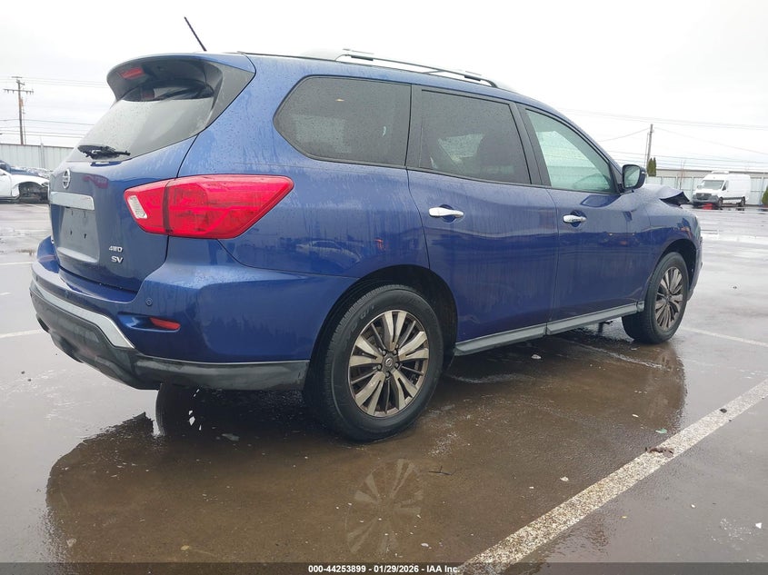 2018 Nissan Pathfinder Sv