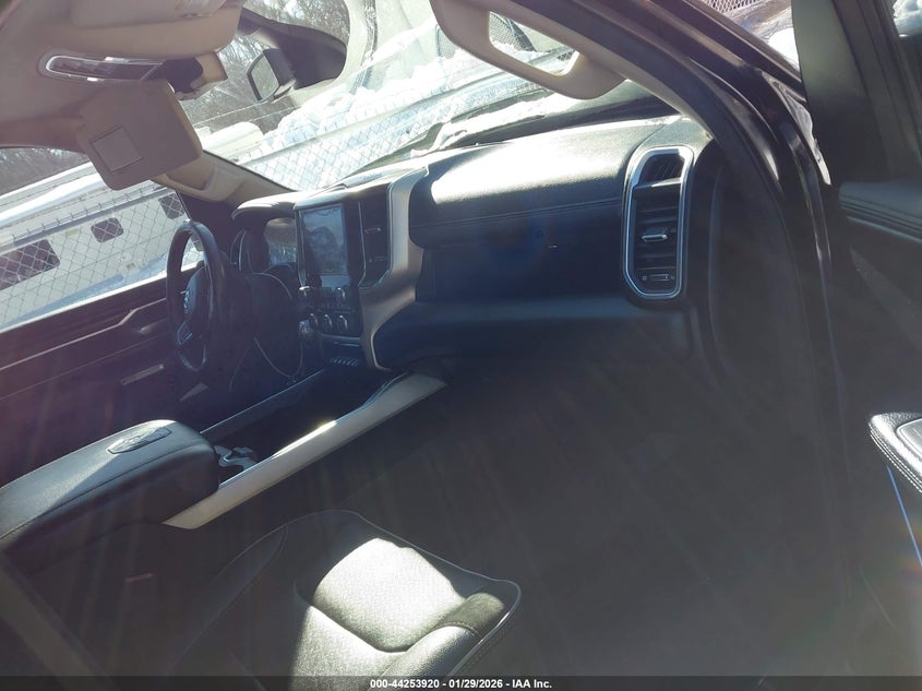 2019 Ram 1500 Laramie 4X4 5'7 Box