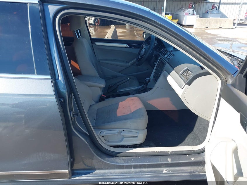 2017 Volkswagen Passat 1.8T S