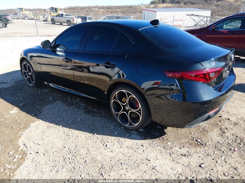 2023 Alfa Romeo Giulia Veloce Awd