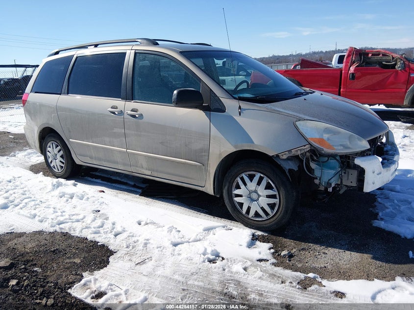 2004 Toyota Sienna Le