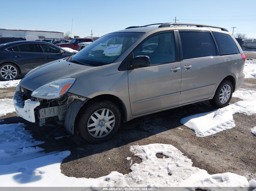 2004 Toyota Sienna Le