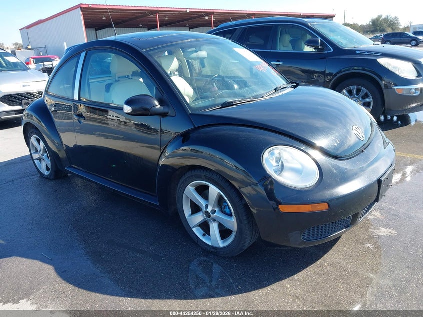 2008 Volkswagen New Beetle Black Tie Edition/Triple White