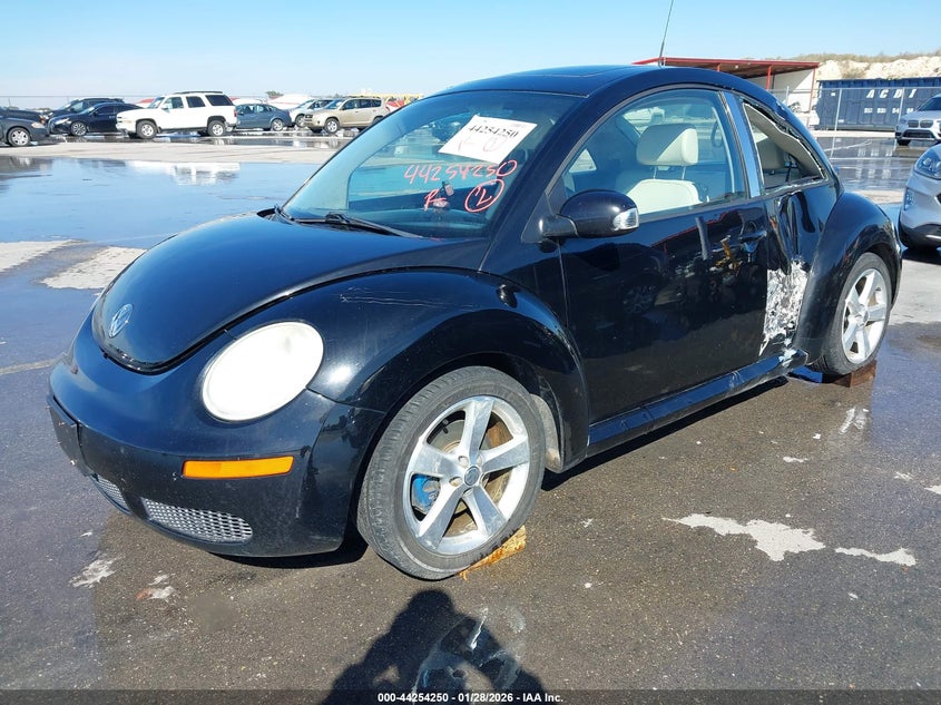 2008 Volkswagen New Beetle Black Tie Edition/Triple White