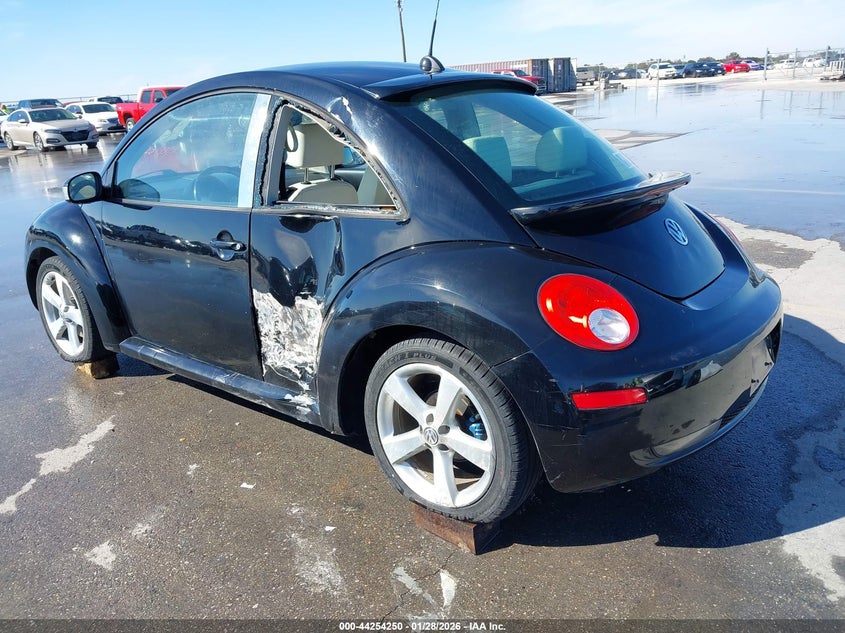 2008 Volkswagen New Beetle Black Tie Edition/Triple White
