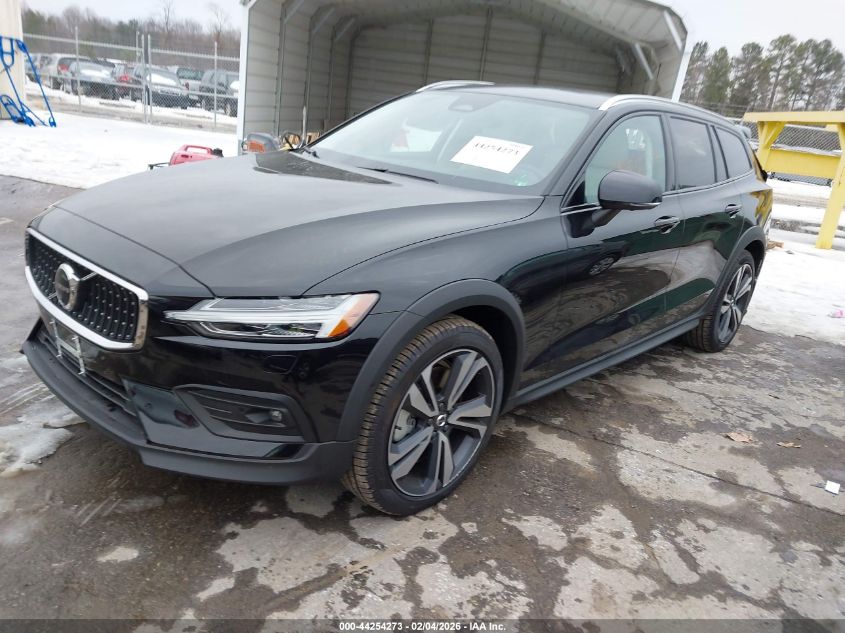 2026 Volvo V60 Cross Country Plus, B5 Awd Gas (Mild Hybrid)
