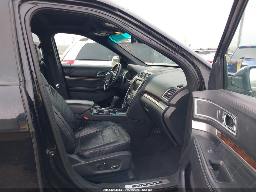 2016 Ford Explorer Platinum