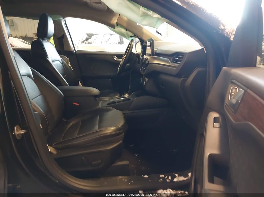 2020 Ford Escape Titanium Hybrid