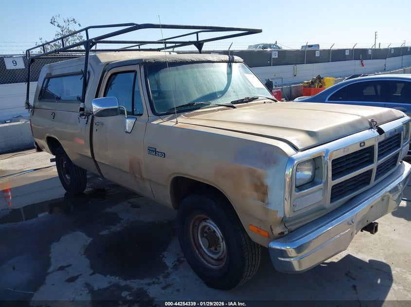 1B7JM26Y2MS331576 DODGE W-SERIES Photo 1