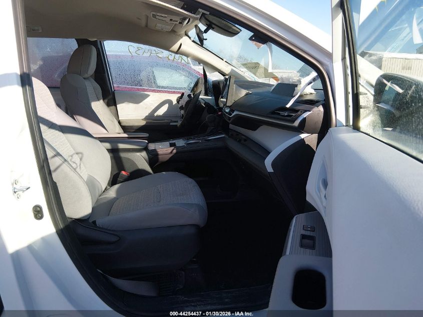 2025 Toyota Sienna Le