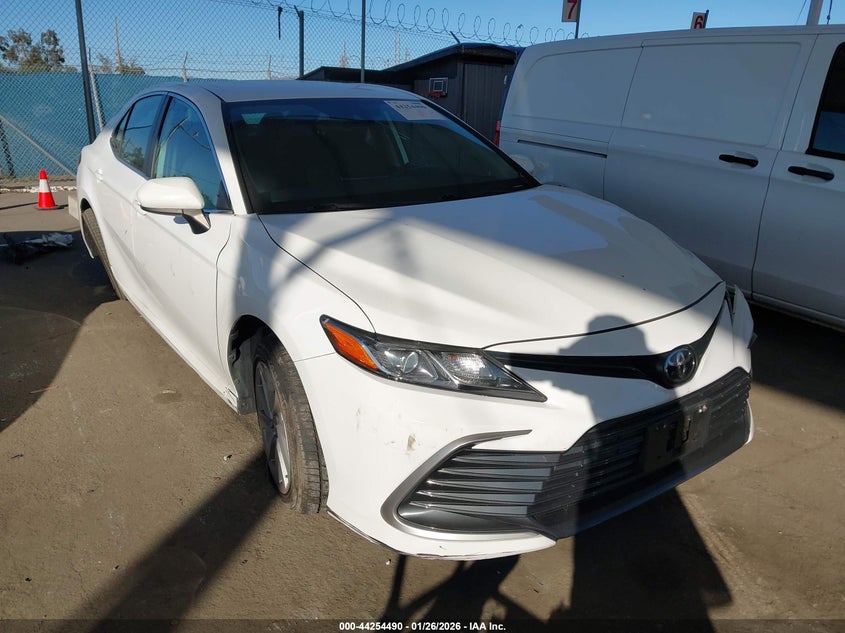 2022 Toyota Camry Le