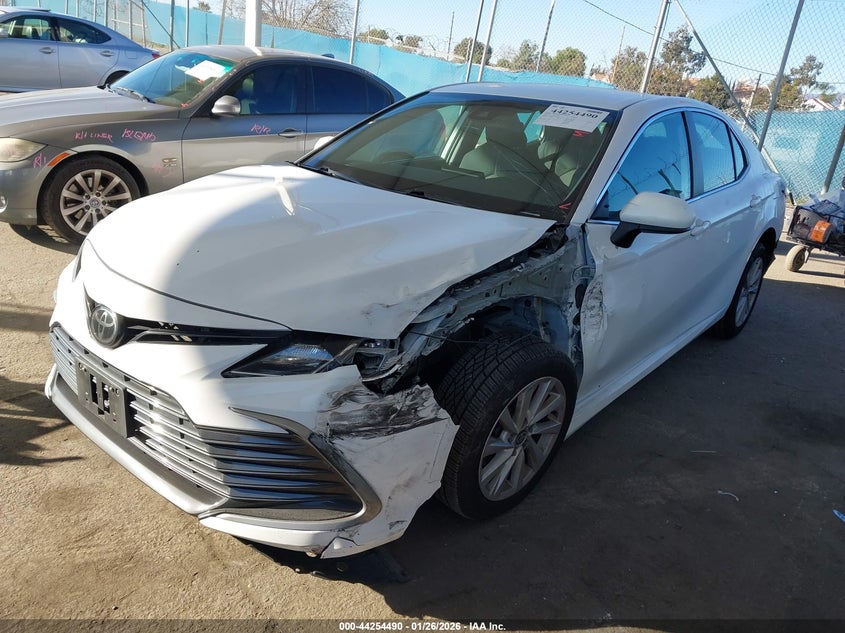 2022 Toyota Camry Le