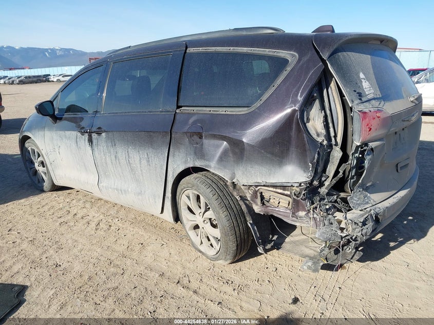 2018 Chrysler Pacifica Touring L Plus