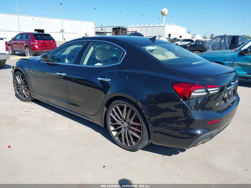 2022 Maserati Ghibli Modena Q4