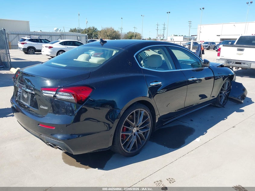 2022 Maserati Ghibli Modena Q4