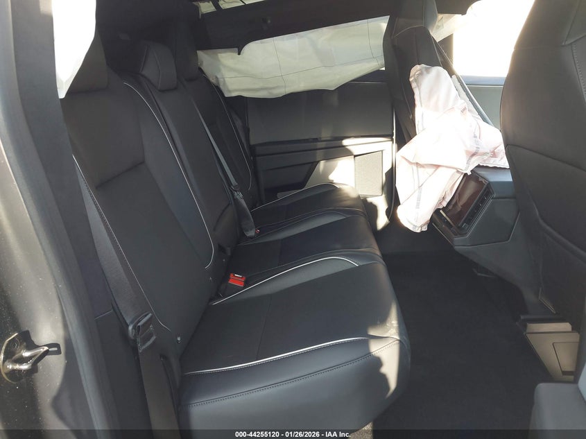2025 TESLA CYBERTRUCK auction photo 8
