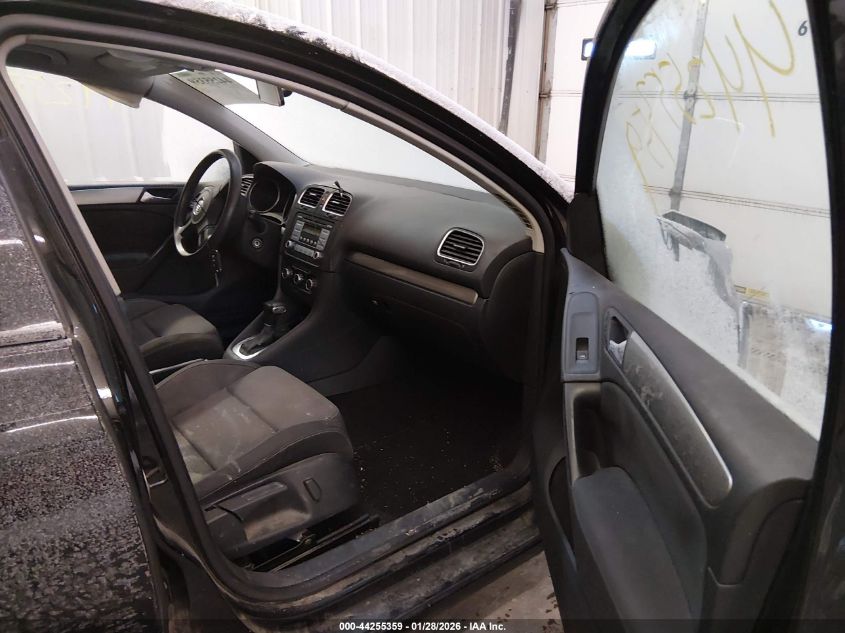 2010 Volkswagen Golf 4-Door