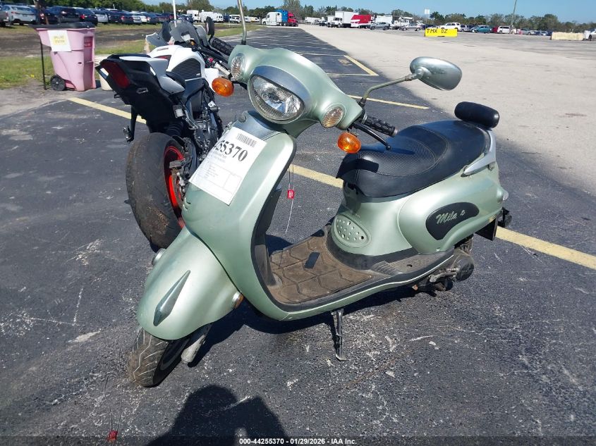 2005 Classic Motorcycles & Sid Twist N Go (Tng)