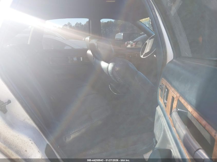 1992 Chevrolet Caprice Classic Ltz VIN: 1G1BN53E8NR122664 Lot: 44255543