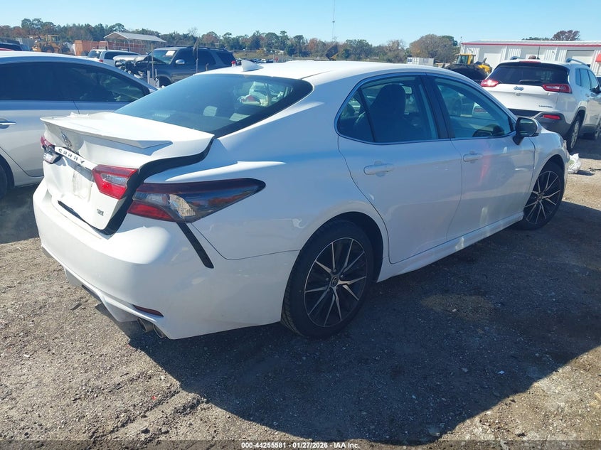 2022 Toyota Camry Se