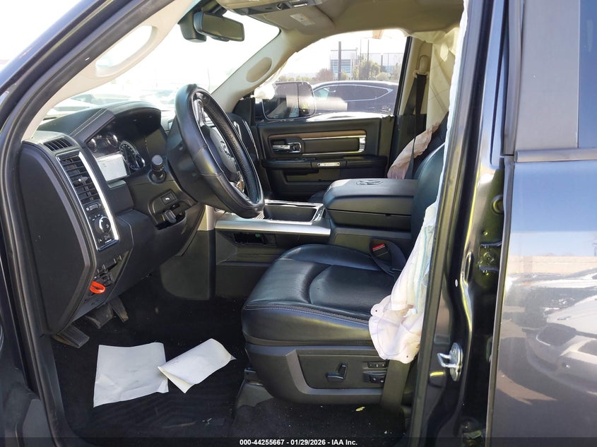 2017 Ram 1500 Laramie 4X4 5'7 Box