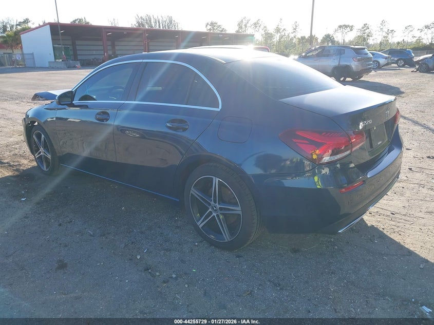 2019 Mercedes-Benz A 220