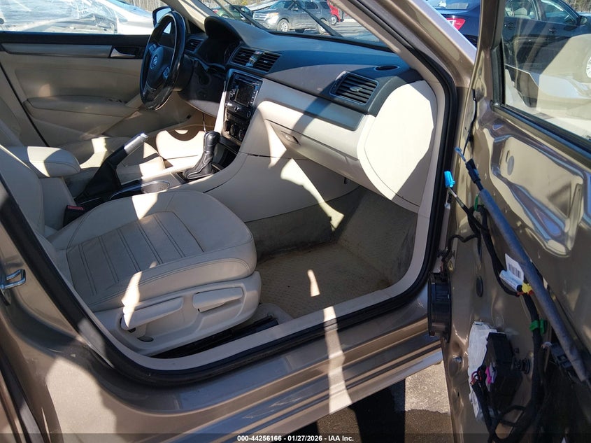 2015 Volkswagen Passat 1.8T Se