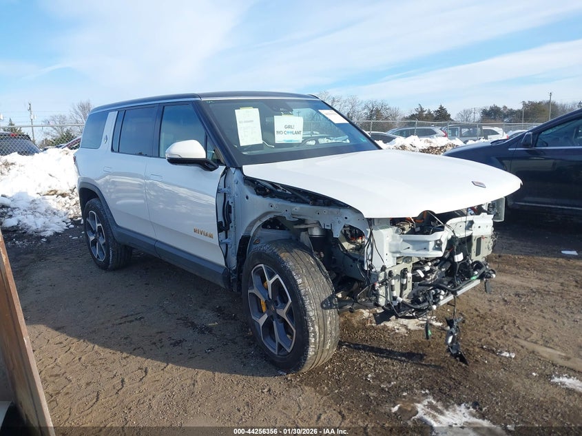 2023 Rivian R1S Adventure