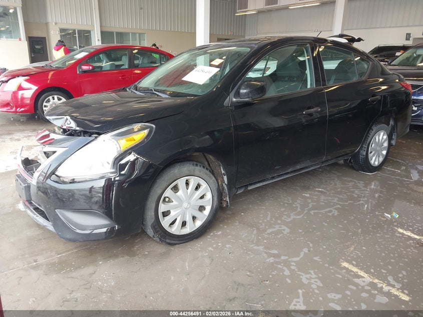 2018 NISSAN VERSA auction photo 2