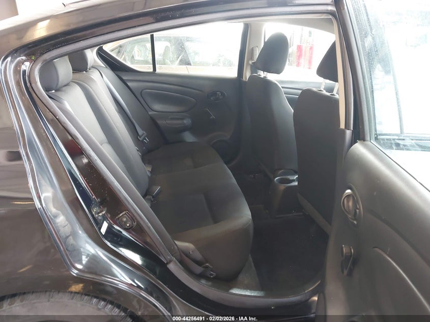 2018 NISSAN VERSA auction photo 8
