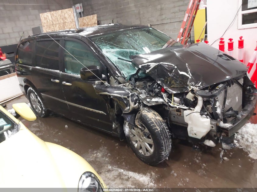 2015 Chrysler Town & Country Touring