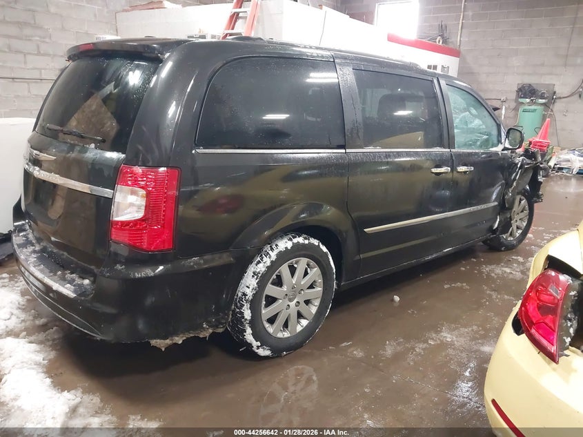 2015 Chrysler Town & Country Touring