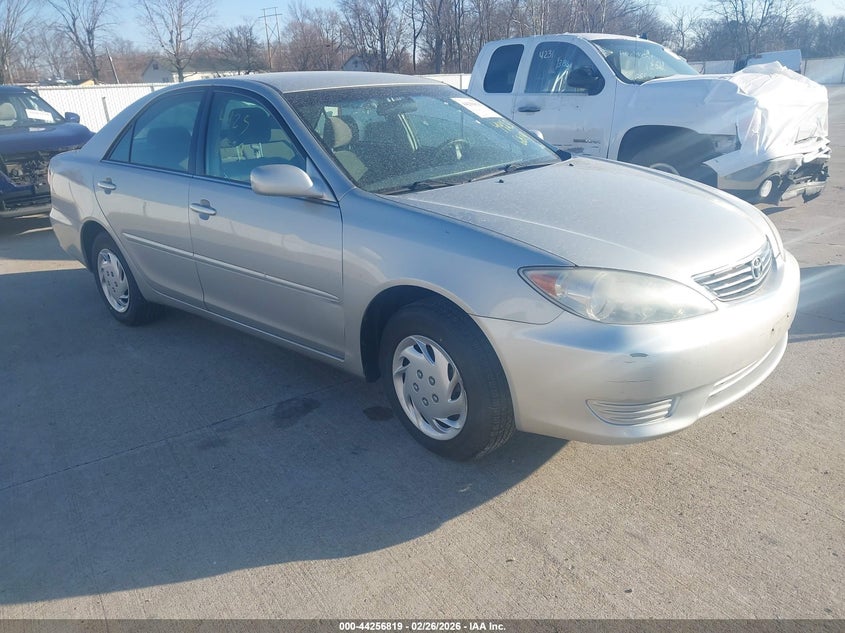 4T1BE32KX5U066707 2005 Toyota Camry Le auction photo 1