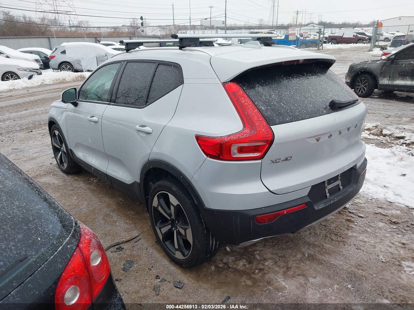 2020 Volvo Xc40 T5 Momentum