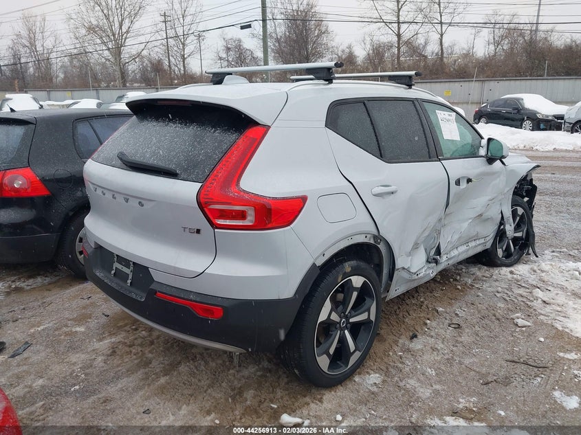2020 Volvo Xc40 T5 Momentum