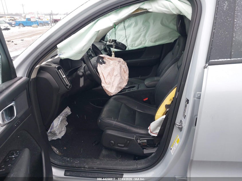 2020 Volvo Xc40 T5 Momentum